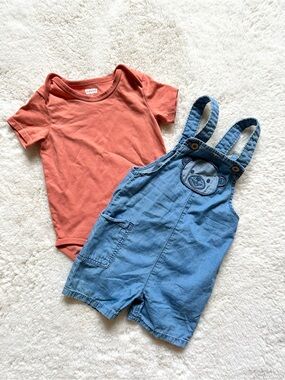 Levi's Kids Boy Coral Bodysuit with Light Blue Denim Short Overalls 24 months